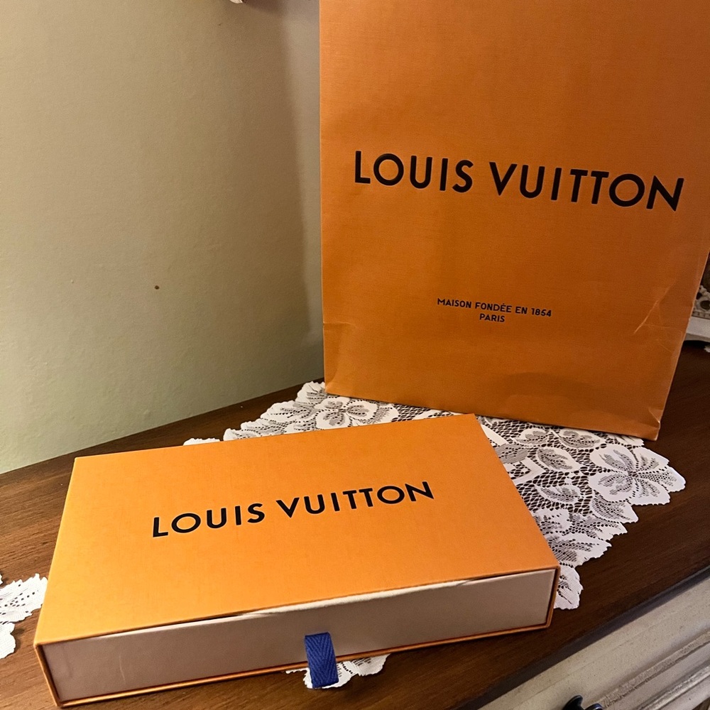 Louis Vuitton Emilie Wallet